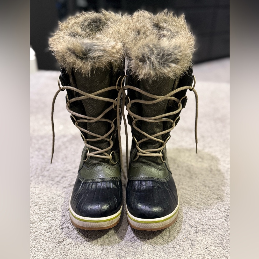 Women's Fur-Lined Sorel Winter Boots